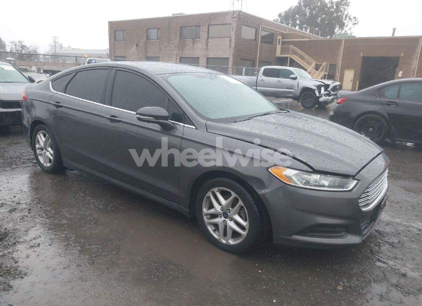 2015 Ford Fusion SE (VIN 3FA6P0H72FR105242) main photo