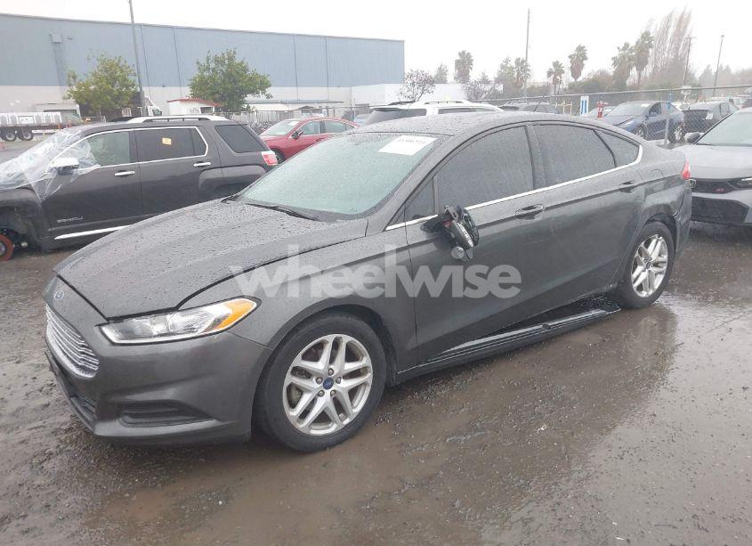 Photo 2 of 2015 Ford Fusion SE (VIN 3FA6P0H72FR105242)