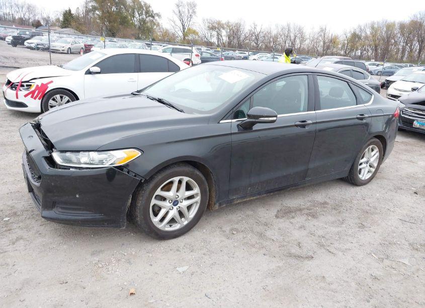 Photo 2 of 2015 Ford Fusion SE (VIN 3FA6P0H72FR145031)