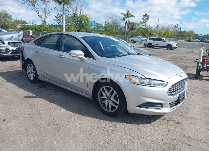 2015 Ford Fusion SE (VIN 3FA6P0H72FR310088) main photo