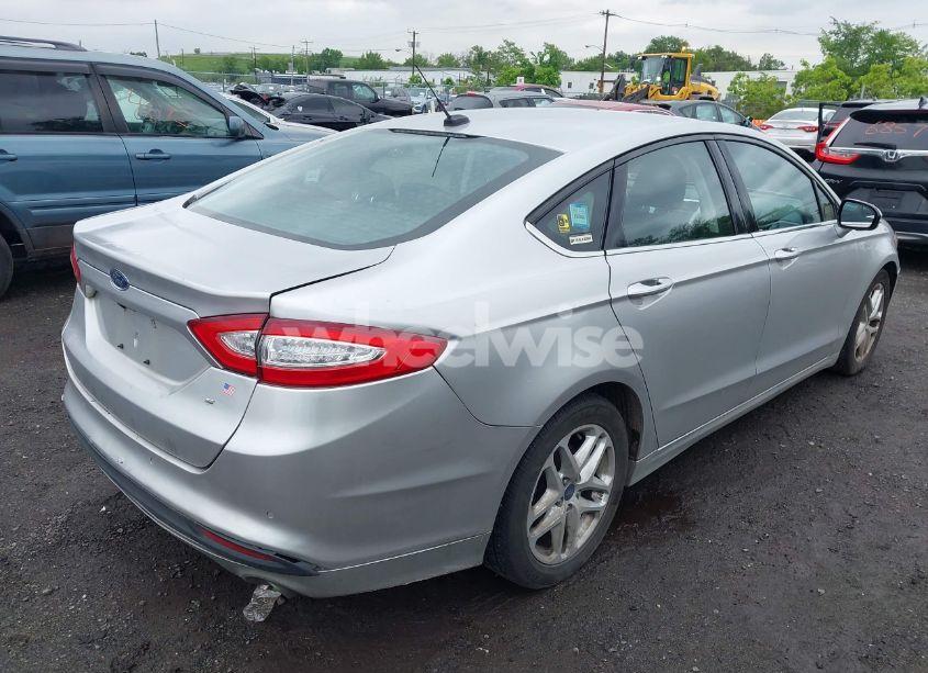 Photo 4 of 2016 Ford Fusion SE (VIN 3FA6P0H72GR120891)