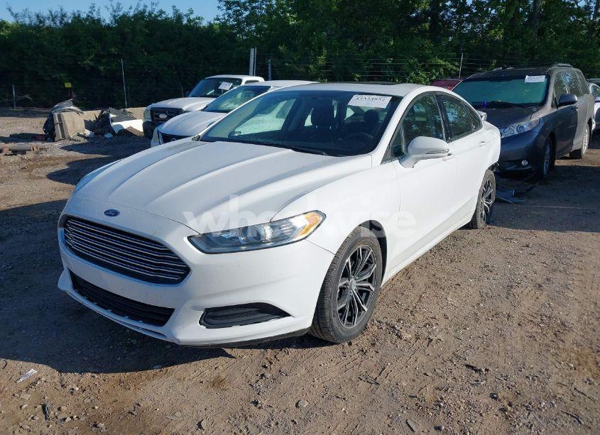 Photo 2 of 2016 Ford Fusion SE (VIN 3FA6P0H72GR184977)