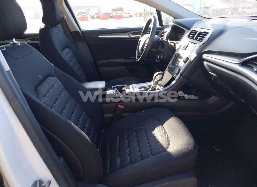 Photo 5 of 2016 Ford Fusion SE (VIN 3FA6P0H72GR184977)