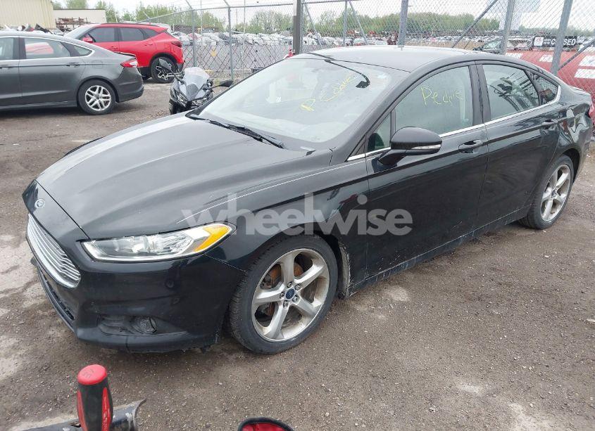 Photo 2 of 2016 Ford Fusion SE (VIN 3FA6P0H72GR192593)