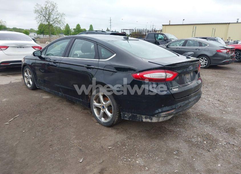 Photo 3 of 2016 Ford Fusion SE (VIN 3FA6P0H72GR192593)
