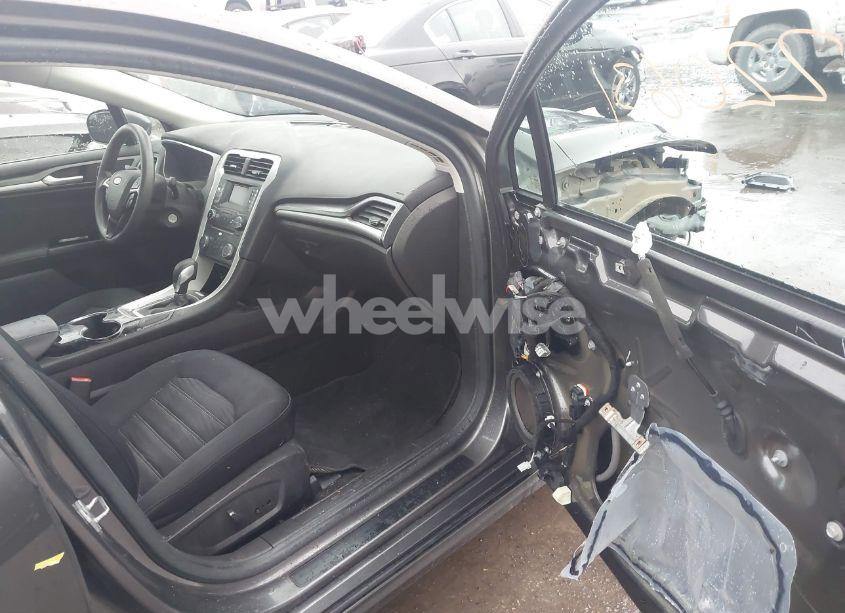 Photo 5 of 2016 Ford Fusion SE (VIN 3FA6P0H72GR210087)