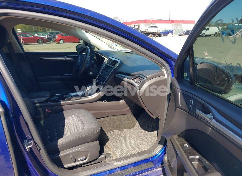 Photo 5 of 2016 Ford Fusion SE (VIN 3FA6P0H72GR218190)