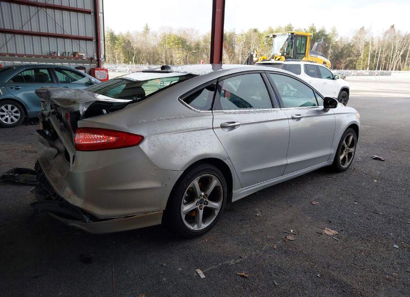 Photo 4 of 2016 Ford Fusion SE (VIN 3FA6P0H72GR294105)