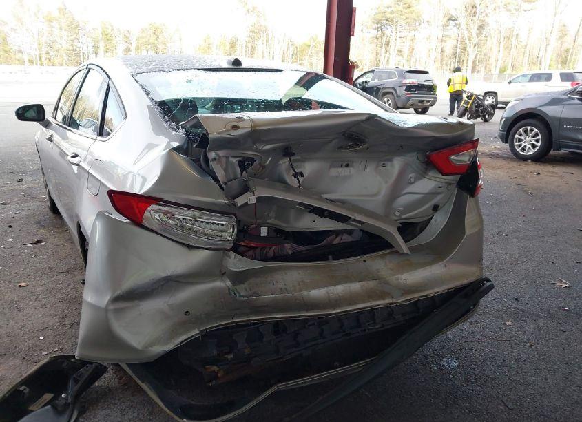 Photo 6 of 2016 Ford Fusion SE (VIN 3FA6P0H72GR294105)