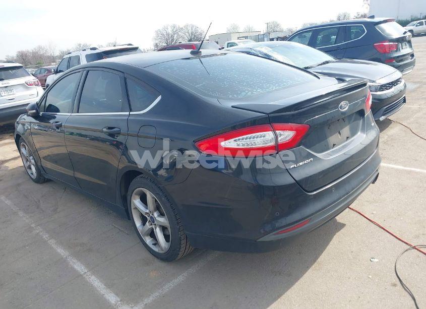 Photo 3 of 2016 Ford Fusion SE (VIN 3FA6P0H72GR393510)