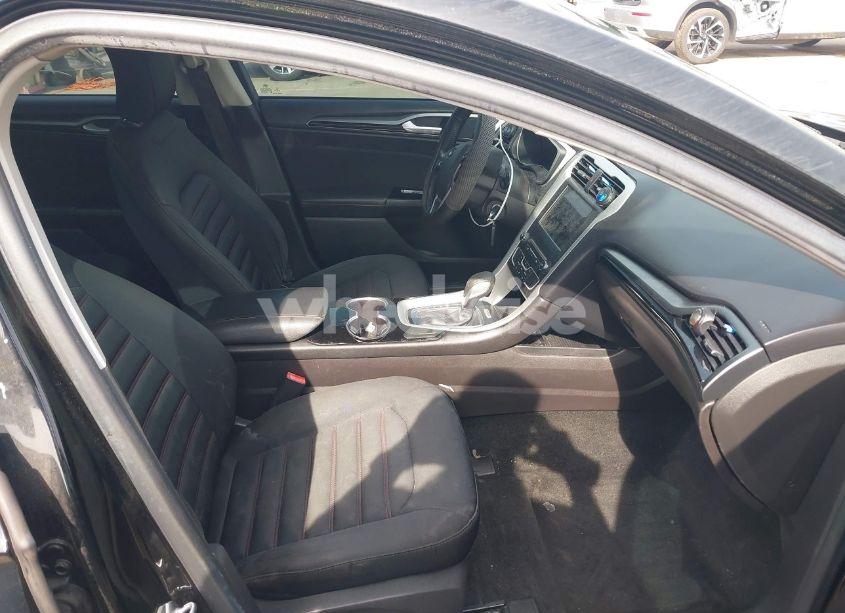 Photo 5 of 2016 Ford Fusion SE (VIN 3FA6P0H72GR393510)