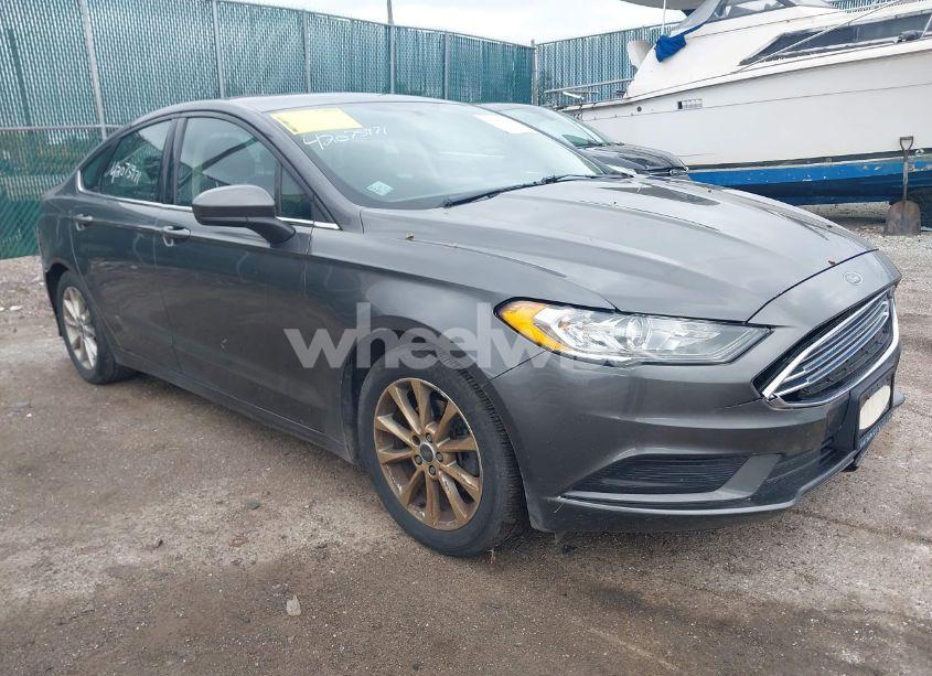 2017 Ford Fusion SE (VIN 3FA6P0H72HR111805) main photo