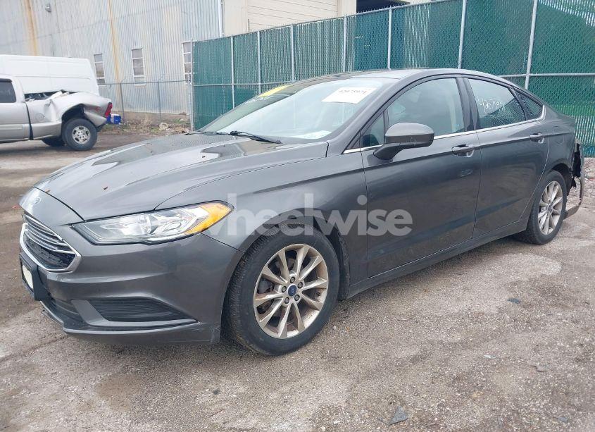 Photo 2 of 2017 Ford Fusion SE (VIN 3FA6P0H72HR111805)