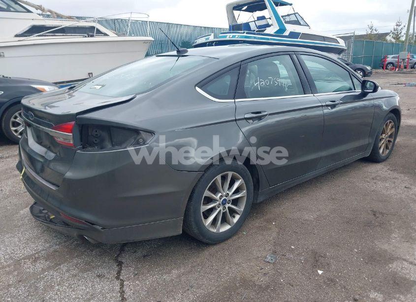 Photo 4 of 2017 Ford Fusion SE (VIN 3FA6P0H72HR111805)