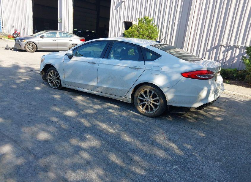 Photo 3 of 2017 Ford Fusion SE (VIN 3FA6P0H72HR118270)