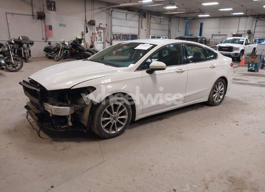 Photo 2 of 2017 Ford Fusion SE (VIN 3FA6P0H72HR125610)