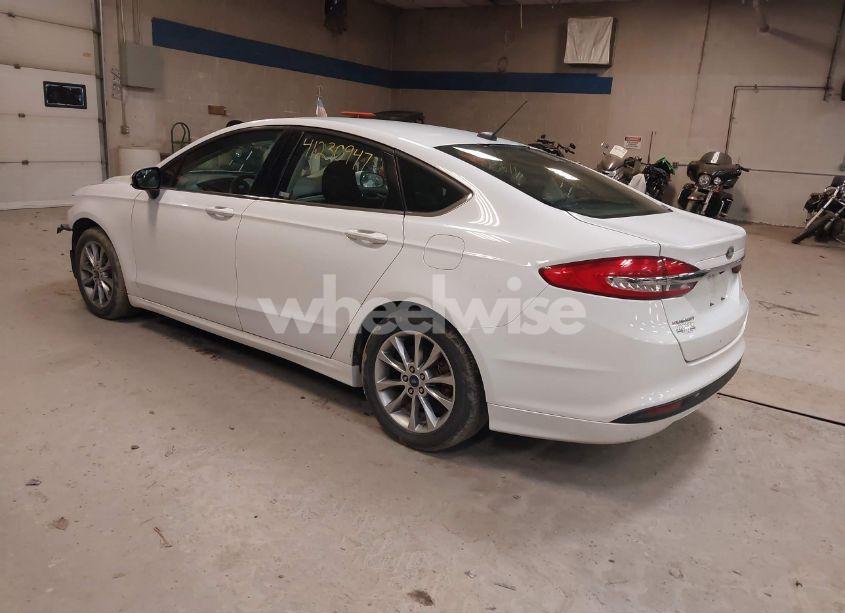 Photo 3 of 2017 Ford Fusion SE (VIN 3FA6P0H72HR125610)