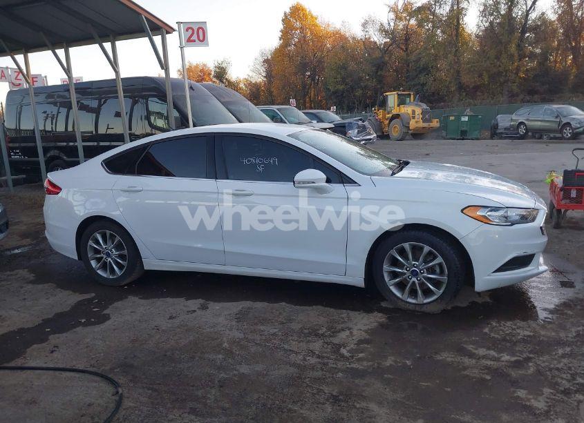 Photo 13 of 2017 Ford Fusion SE (VIN 3FA6P0H72HR144769)