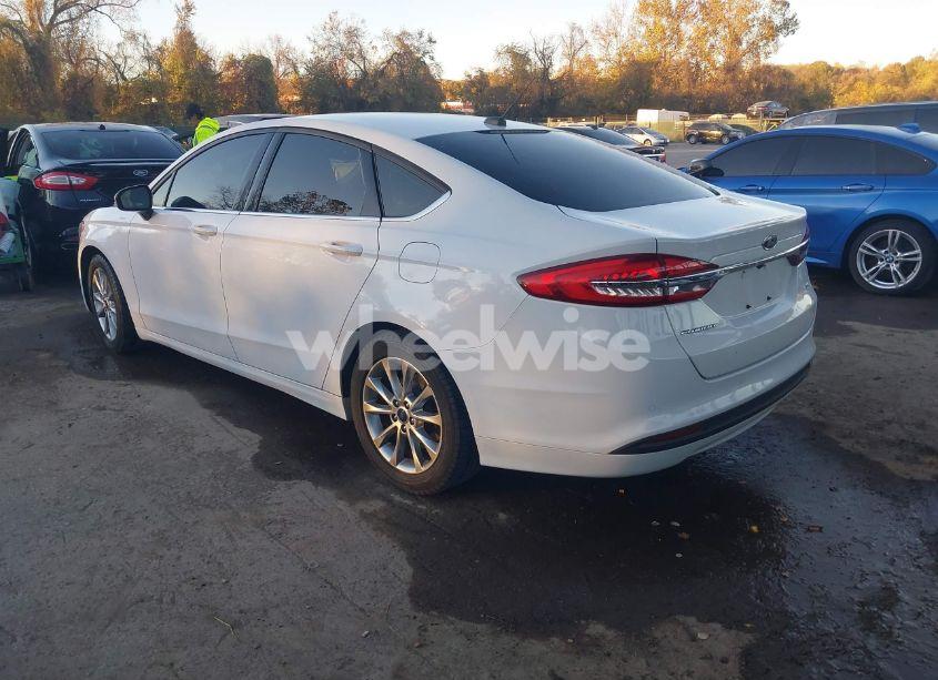 Photo 3 of 2017 Ford Fusion SE (VIN 3FA6P0H72HR144769)