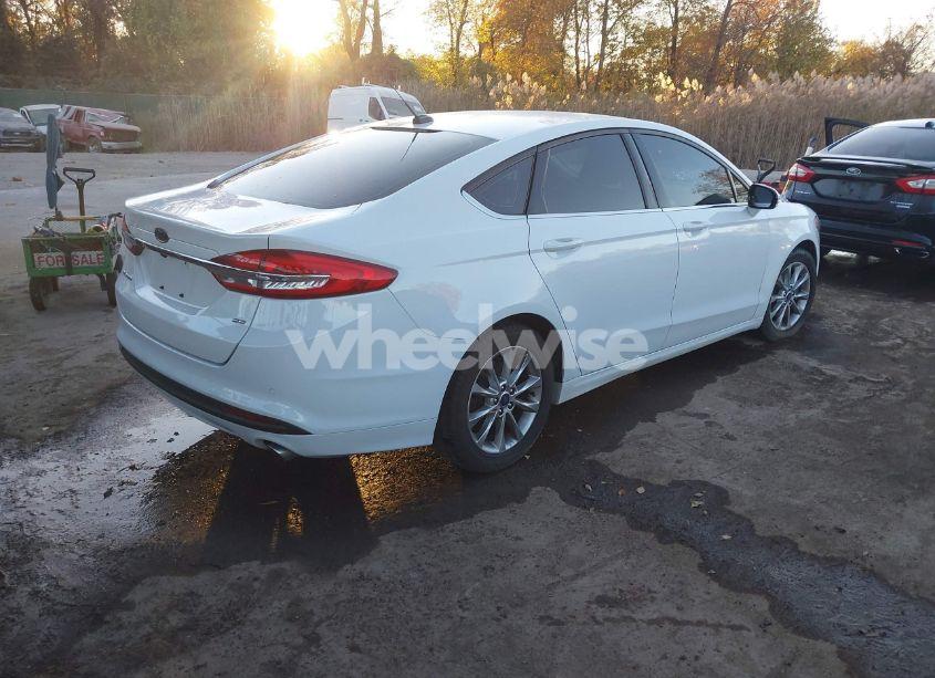 Photo 4 of 2017 Ford Fusion SE (VIN 3FA6P0H72HR144769)