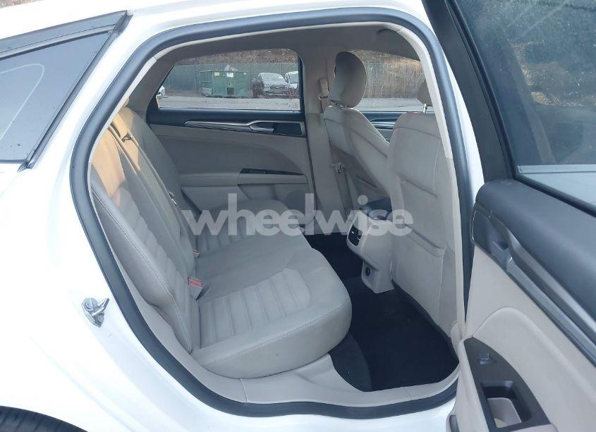 Photo 8 of 2017 Ford Fusion SE (VIN 3FA6P0H72HR144769)