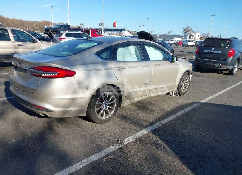 Photo 4 of 2017 Ford Fusion SE (VIN 3FA6P0H72HR161149)