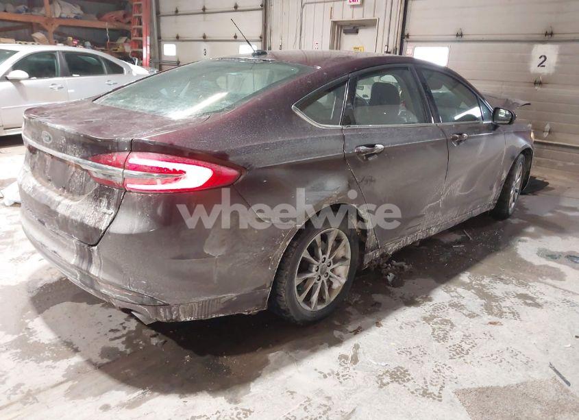 Photo 4 of 2017 Ford Fusion SE (VIN 3FA6P0H72HR187170)