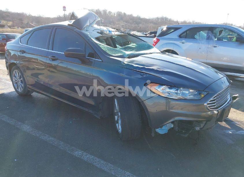 2017 Ford Fusion SE (VIN 3FA6P0H72HR201309) main photo