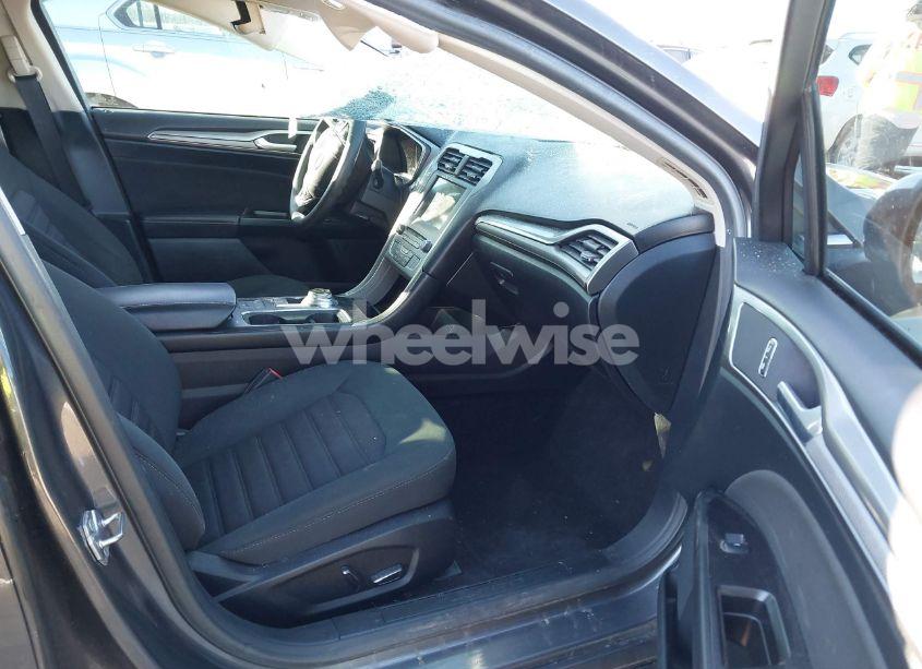 Photo 5 of 2017 Ford Fusion SE (VIN 3FA6P0H72HR201309)