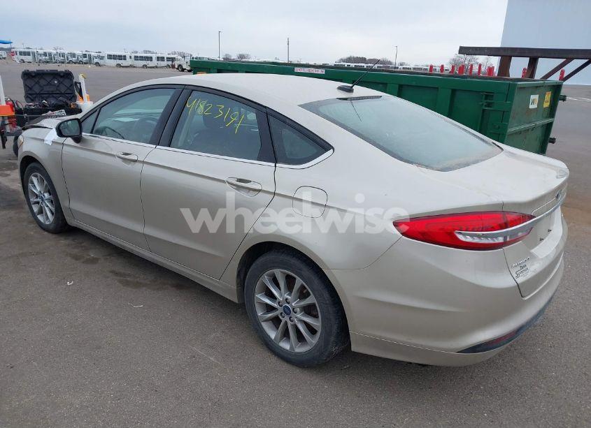 Photo 3 of 2017 Ford Fusion SE (VIN 3FA6P0H72HR212892)