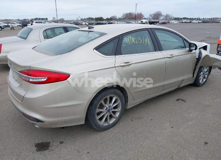 Photo 4 of 2017 Ford Fusion SE (VIN 3FA6P0H72HR212892)