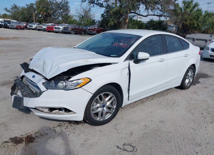 Photo 2 of 2017 Ford Fusion SE (VIN 3FA6P0H72HR235637)