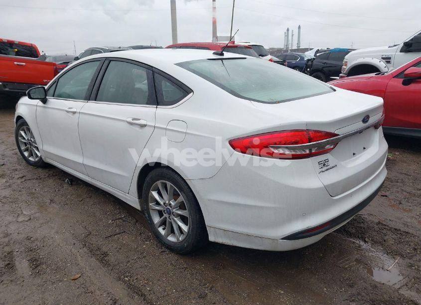 Photo 3 of 2017 Ford Fusion SE (VIN 3FA6P0H72HR287298)