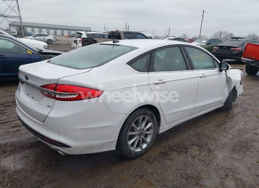 Photo 4 of 2017 Ford Fusion SE (VIN 3FA6P0H72HR287298)