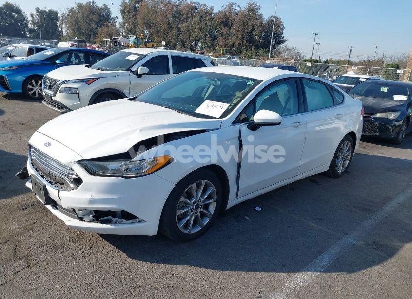 Photo 2 of 2017 Ford Fusion SE (VIN 3FA6P0H72HR370522)