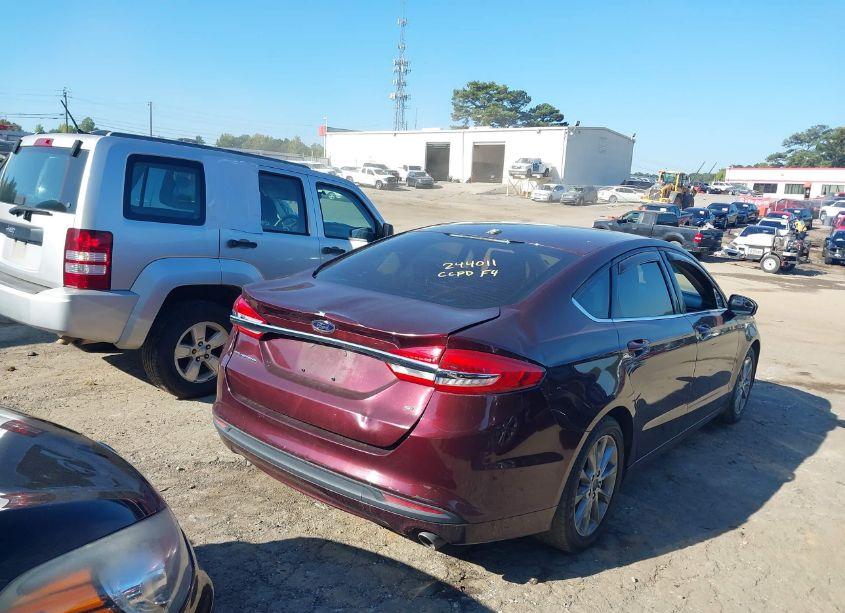 Photo 4 of 2017 Ford Fusion SE (VIN 3FA6P0H72HR414924)