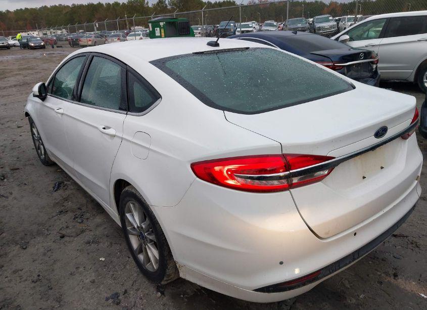 Photo 3 of 2017 Ford Fusion SE (VIN 3FA6P0H72HR416091)