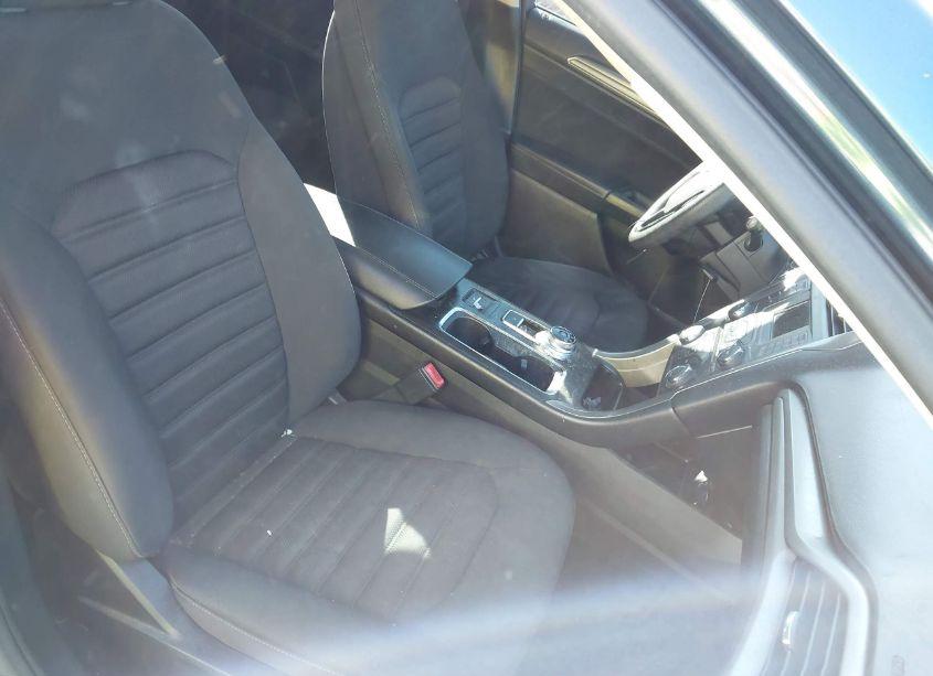 Photo 5 of 2018 Ford Fusion SE (VIN 3FA6P0H72JR104276)