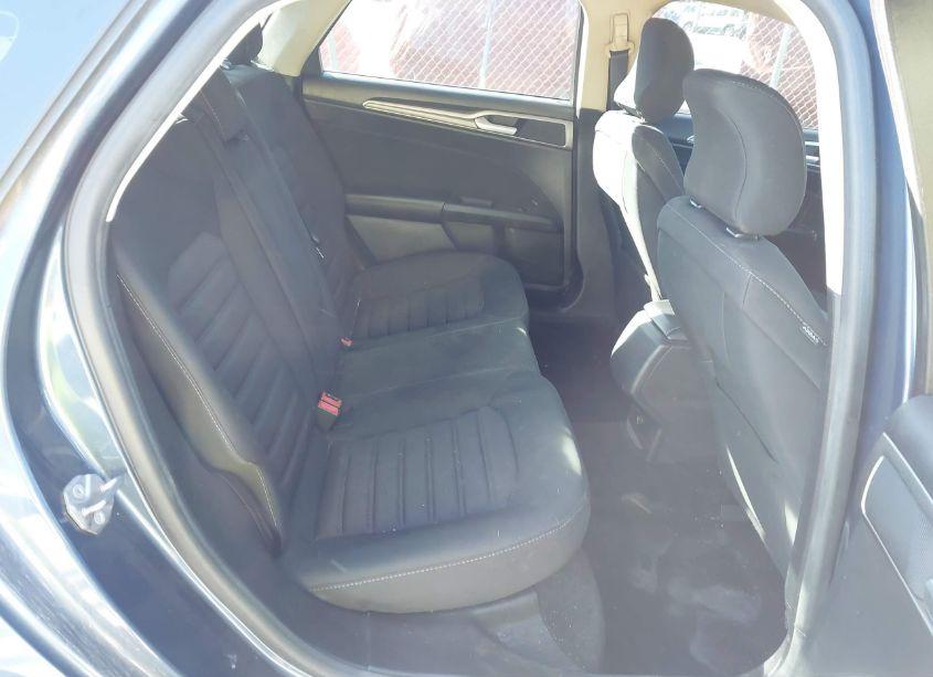 Photo 8 of 2018 Ford Fusion SE (VIN 3FA6P0H72JR104276)