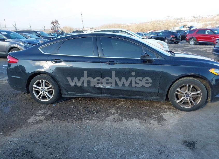 Photo 13 of 2018 Ford Fusion SE (VIN 3FA6P0H72JR125581)