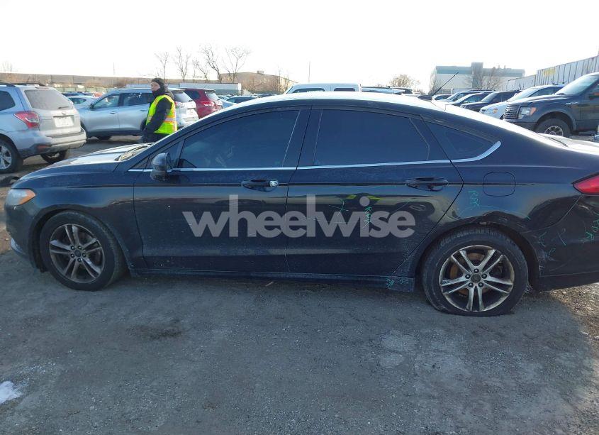 Photo 14 of 2018 Ford Fusion SE (VIN 3FA6P0H72JR125581)