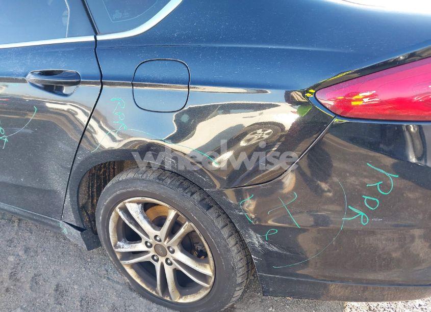 Photo 6 of 2018 Ford Fusion SE (VIN 3FA6P0H72JR125581)