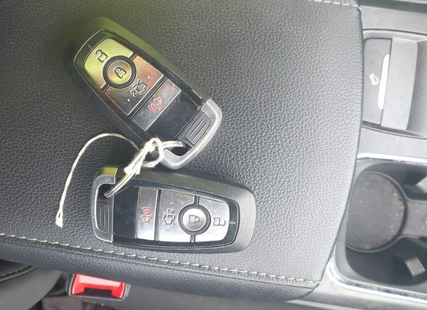 Photo 11 of 2018 Ford Fusion SE (VIN 3FA6P0H72JR152053)