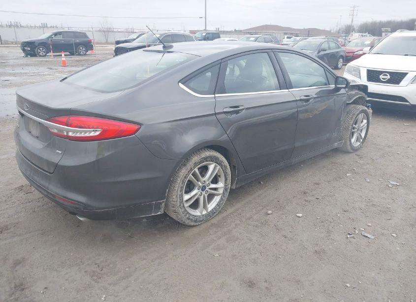 Photo 4 of 2018 Ford Fusion SE (VIN 3FA6P0H72JR152053)
