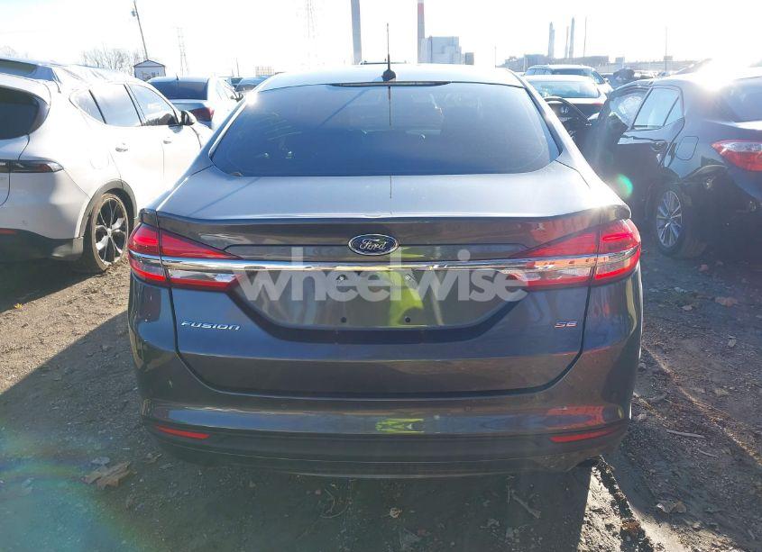 Photo 16 of 2018 Ford Fusion SE (VIN 3FA6P0H72JR207441)
