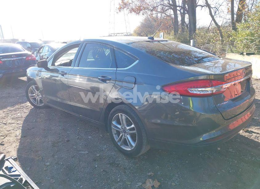 Photo 3 of 2018 Ford Fusion SE (VIN 3FA6P0H72JR207441)