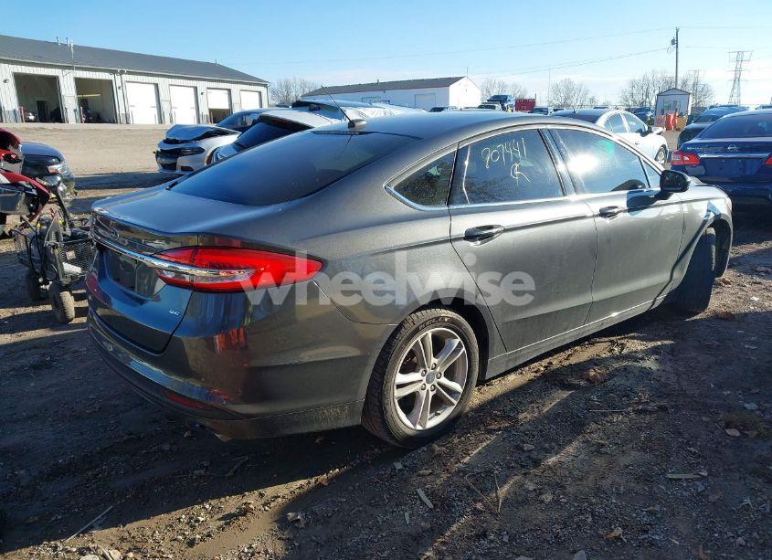 Photo 4 of 2018 Ford Fusion SE (VIN 3FA6P0H72JR207441)