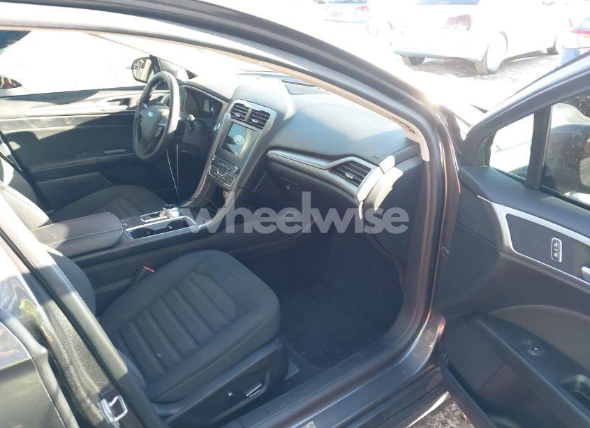 Photo 5 of 2018 Ford Fusion SE (VIN 3FA6P0H72JR207441)