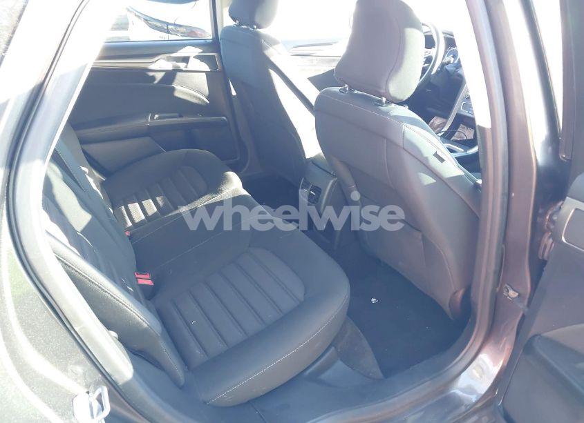 Photo 8 of 2018 Ford Fusion SE (VIN 3FA6P0H72JR207441)