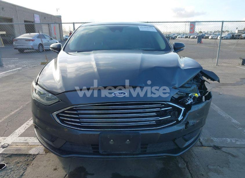 Photo 12 of 2018 Ford Fusion SE (VIN 3FA6P0H72JR285847)